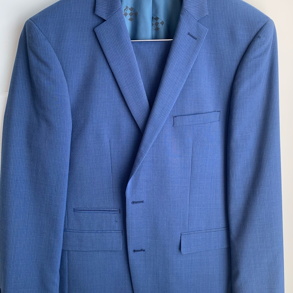 Men's Vince Camuto suit 42R